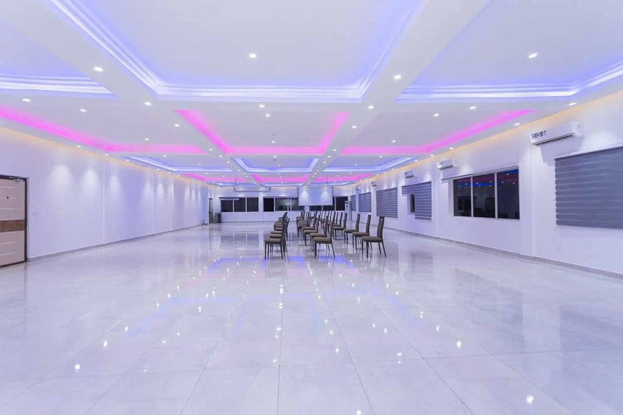 The Platinum Bay Hotel Berekuso Exterior photo
